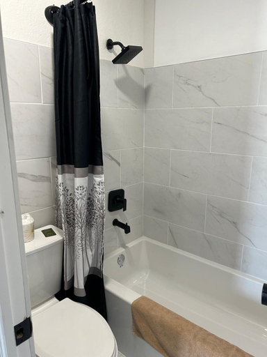 Bathroom 2, NORTHERN MOTEL, Algoma