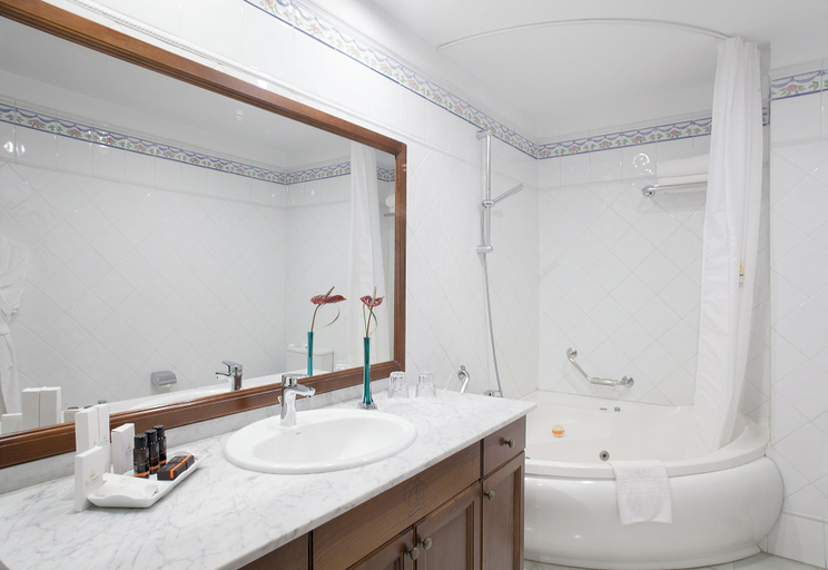 Bathroom 5, Hotel Las Aguilas Tenerife, Affiliated by Melia, Santa Cruz de Tenerife