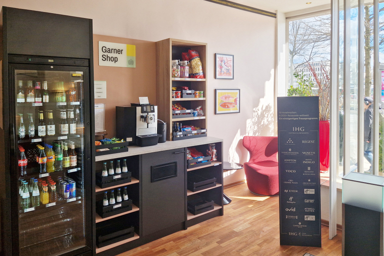 Food & Drinks