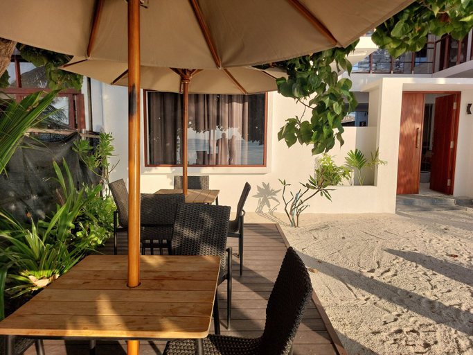 Others 4, Comfy Cool Breeze by eMzaz, Kaafu Atoll