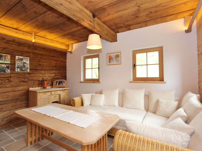 Others 5, Cozy Chalet in Sankt Johann in Tirol near Ski Area, Kitzbühel