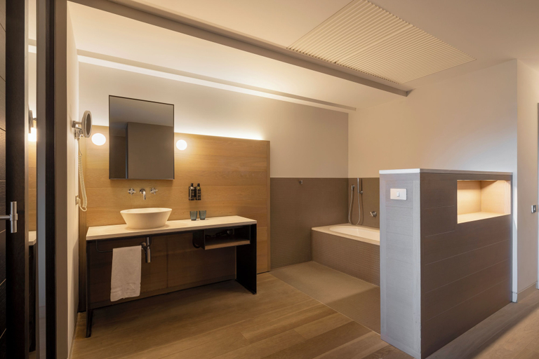 Bedroom 5, Eurostars Pamplona, Navarra