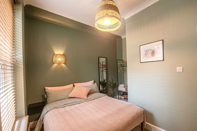 Bedroom 2, Verulum Apartments - by Coastline Retreats - Beautifully Designed Luxury Town Centre Apartments - 5 , Bournemouth