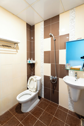 Bathroom 3, Tuan Viet Hotel, District 1