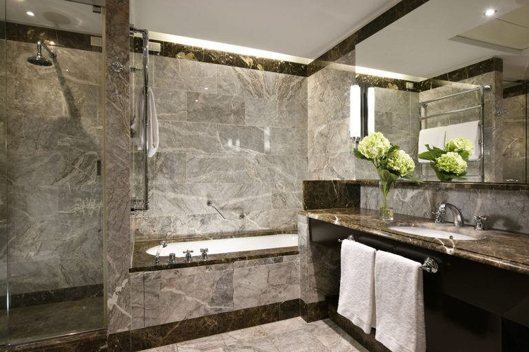 Bathroom 16