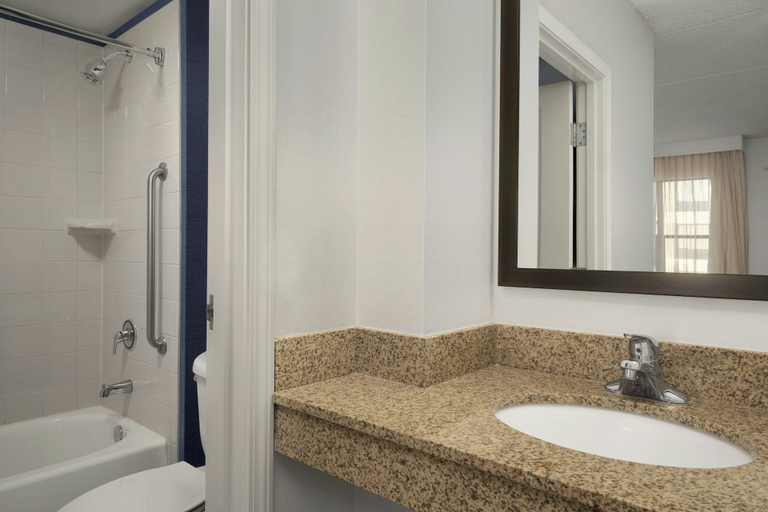 Bathroom 5, Residence Inn by Marriott Phoenix North/Happy Valley, Maricopa