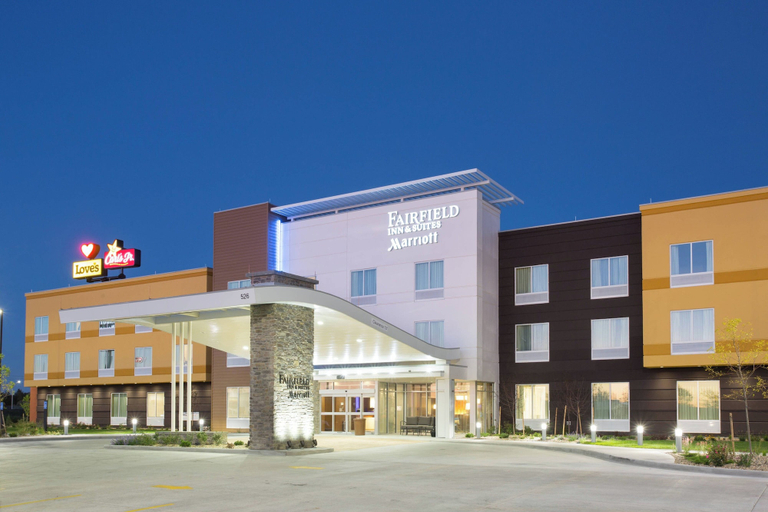 Exterior & Views 2, Fairfield Inn & Suites by Marriott Burlington, Kit Carson