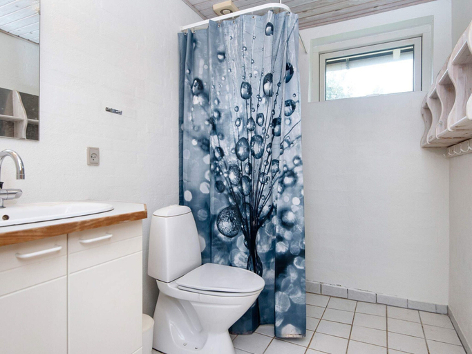 Bathroom 4, 4 Star Holiday Home in Ulfborg, Holstebro