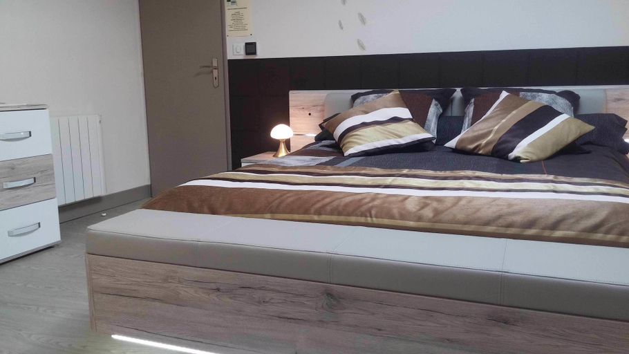 Bedroom 4, Le Grillage a Poules, Charente