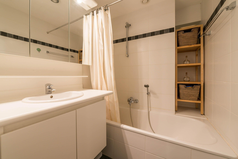 Bathroom 4, Apartment in Koksijde with Stunning Sea View, West-Vlaanderen