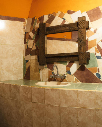 Bathroom 4, Comarca del Hobit, Capital