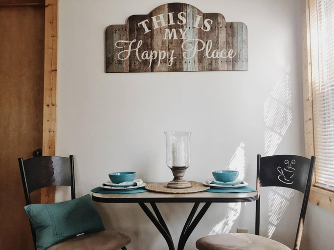 Others 4, Happy Place Cottage, Montgomery