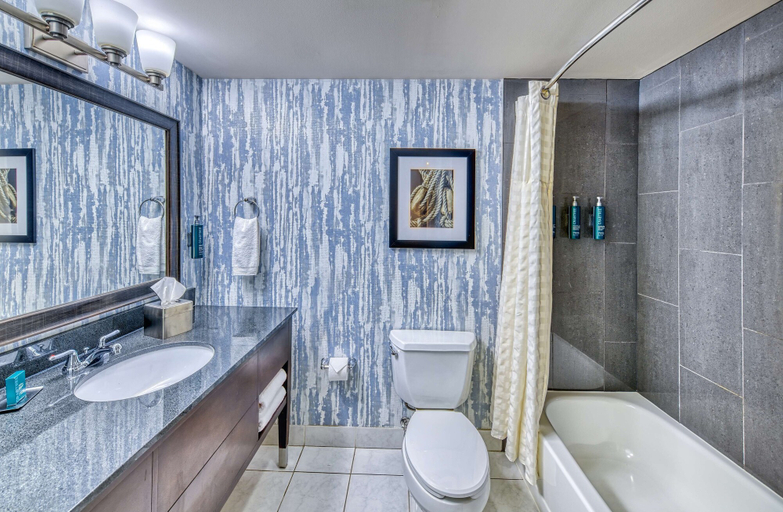 Bathroom 5, DoubleTree by Hilton Hotel Port Huron, Saint Clair