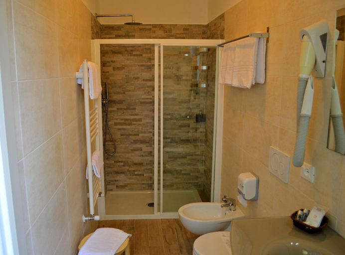 Bathroom 9
