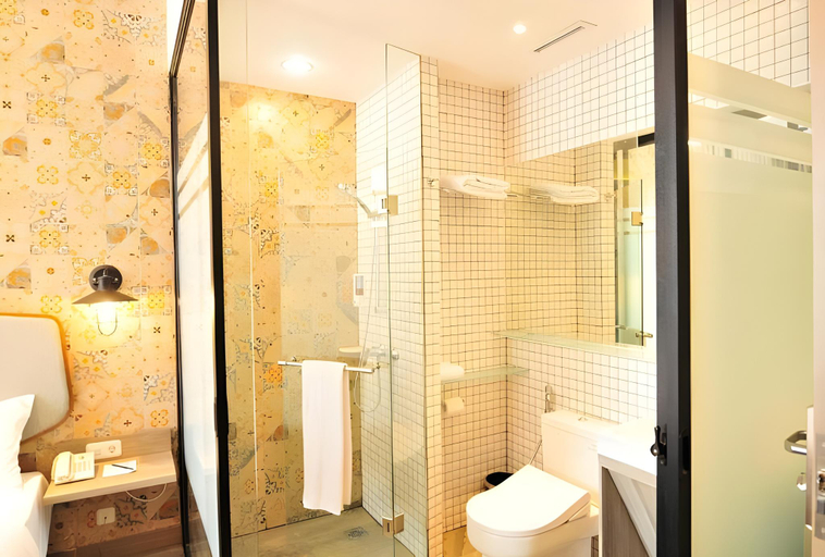 Bathroom 8