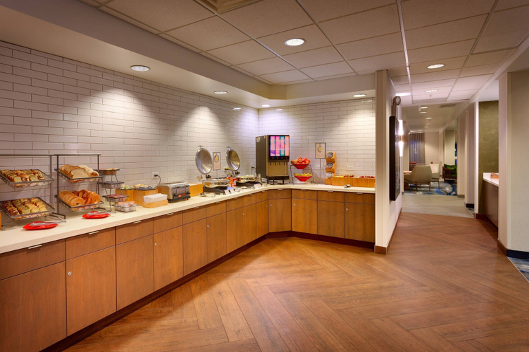 Food & Drinks 5, Fairfield by Marriott Inn & Suites Roswell, Chaves