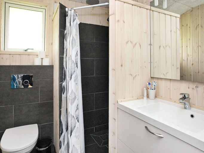 Bathroom, Spacious Holiday Home in Højslev near Sea, Skive