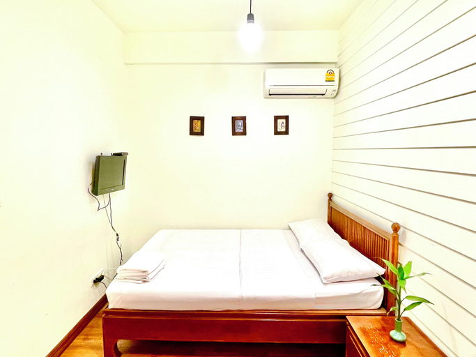 Bedroom 12