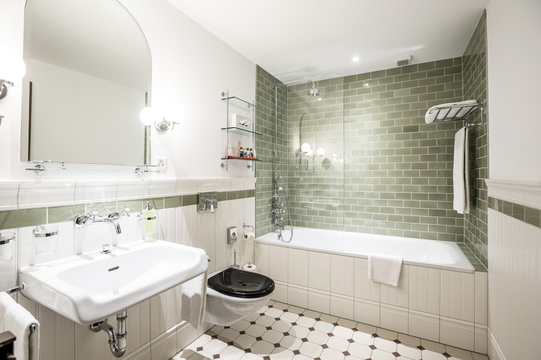 Bathroom 4