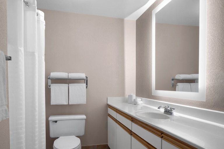 Bathroom 5, Larkspur Landing Extended Stay Suites Milpitas, Santa Clara