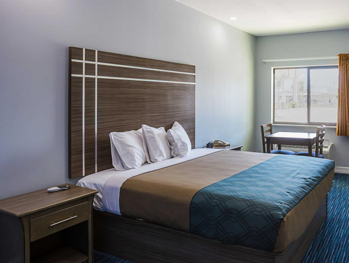 Bedroom 2, Home Place Inn Spring I-45 North & 1960, Houston