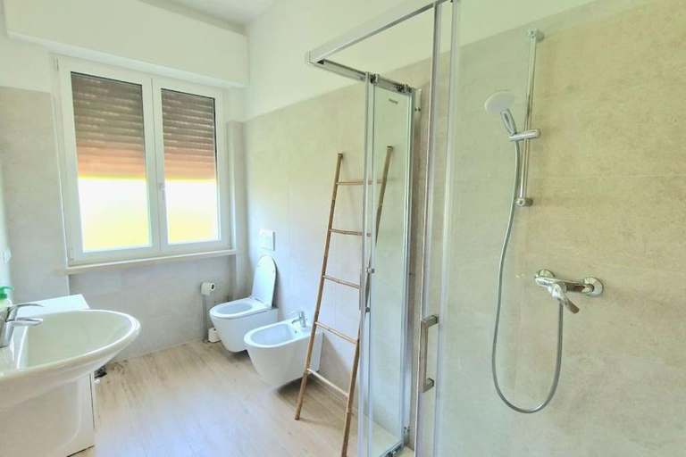 Bathroom 12
