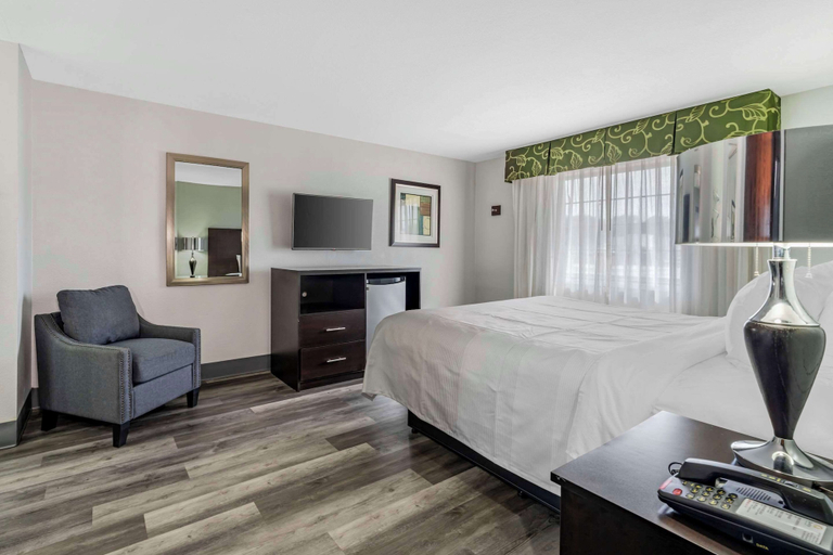 Bedroom 3, Quality Inn Siloam Springs West, Benton