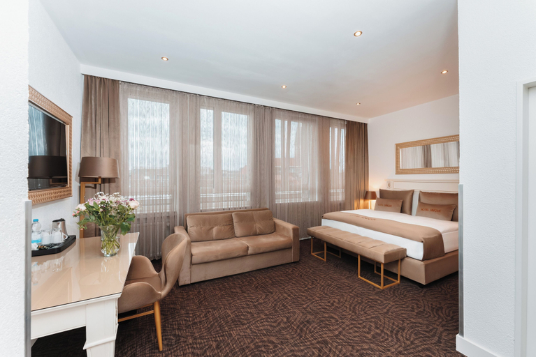 Bedroom 2, Hotel Unique Dortmund Hauptbahnhof, Dortmund