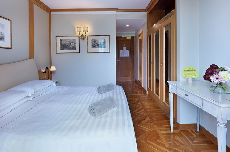 Bedroom 4, Iseolago Hotel, Brescia