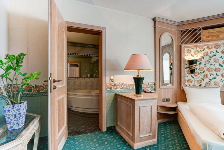 Bedroom 3, Hotel Stern by EMPA, Ulm