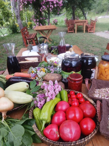 Food & Drinks 4, Bujtina Shkambi, Shkodrës