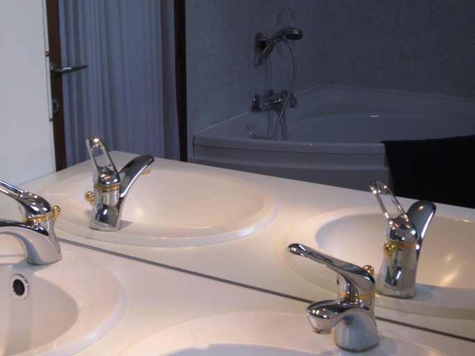 Bathroom 4, Spacious Waimes Villa, Liège