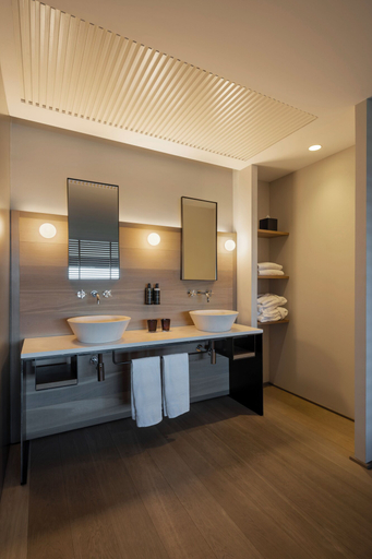 Bathroom 5, Eurostars Pamplona, Navarra