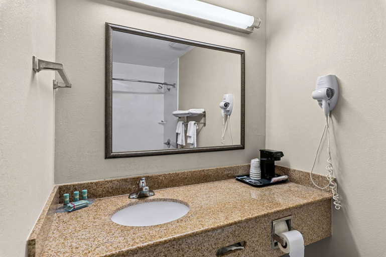 Bathroom 4, Best Western Presidential Hotel & Suites, Jefferson