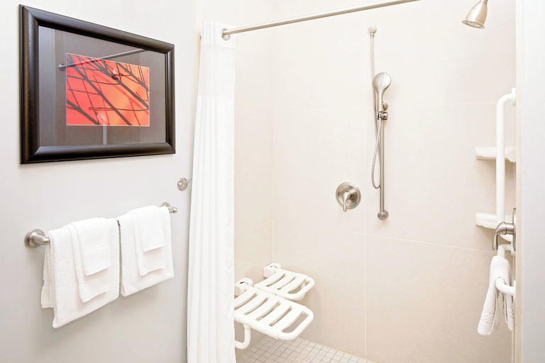 Bathroom 4, Courtyard Houma, Terrebonne