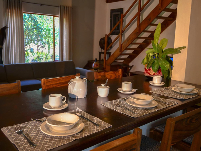 Dining 3, 6-person Villa at Kruger Park Entrance, Mopani