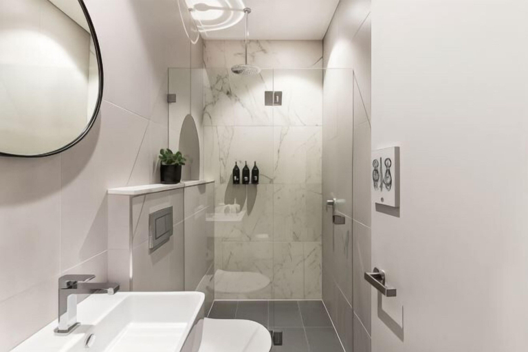 Bathroom 16