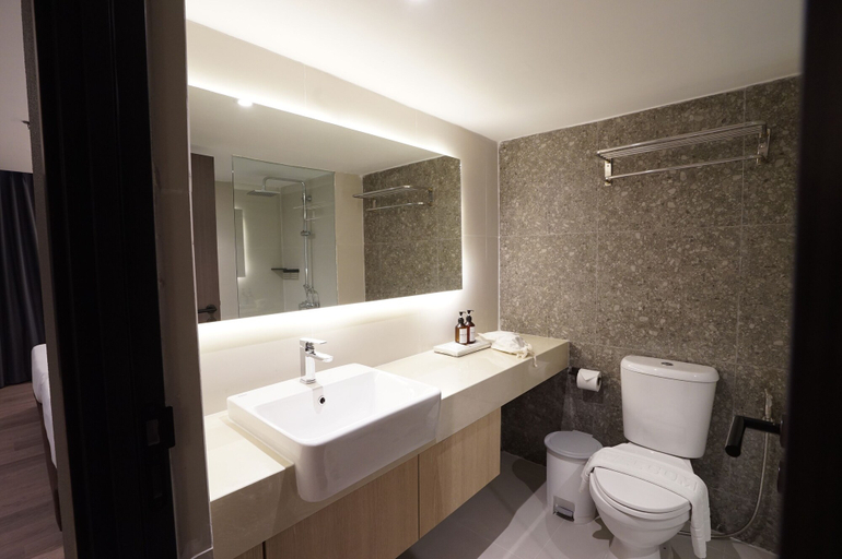 Bedroom 5, King Park Avenue Hotel, Prawet