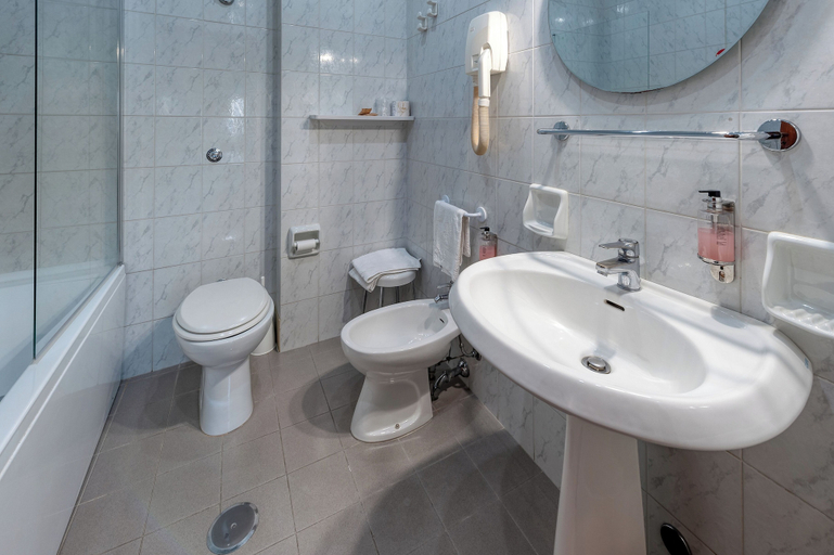 Bathroom 5, Barsotti Hotel, Brindisi