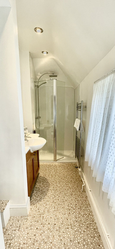 Bathroom 4, Shakespeare's View, Warwickshire