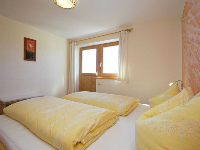 Bedroom 2, Gorgeous Chalet with Hot Tub in Tyrol, Kitzbühel