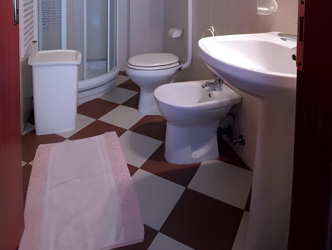 Bathroom 11