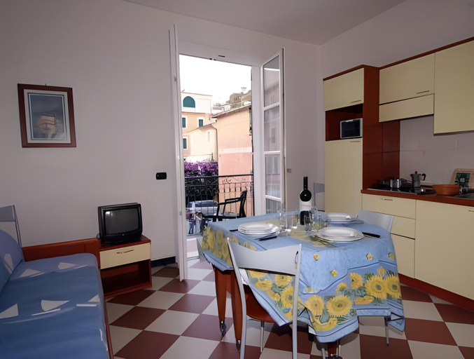 Dining Room 10