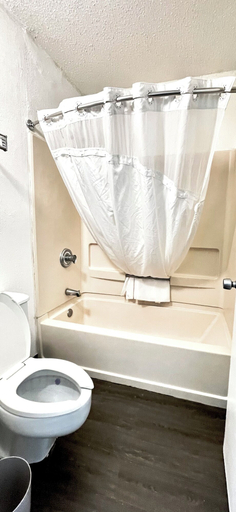 Bathroom 3, Budgetel, Colleton