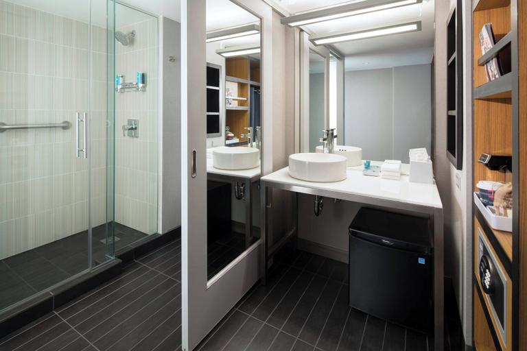 Bathroom 5, Aloft by Marriott San Francisco Airport, San Mateo