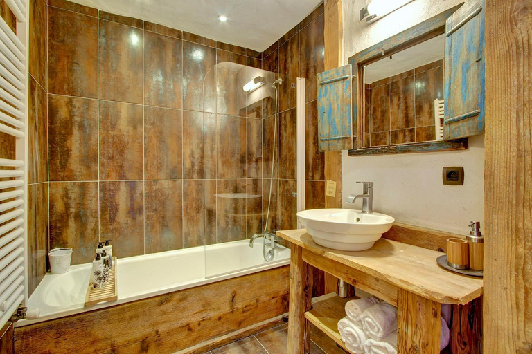 Bathroom 3, La Ferme du Lac Vert, Haute-Savoie