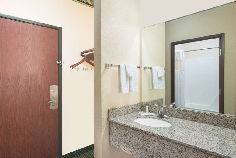 Others 4, Days Inn by Wyndham Sullivan, Sullivan
