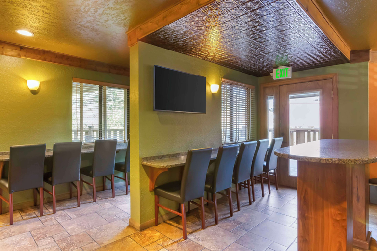 Food & Drinks 5, Best Western Rivers Edge, Taos
