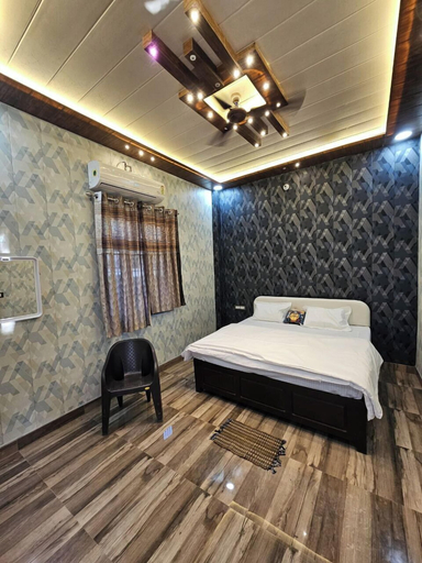 Bedroom 2, Vinayak Guest House BnB, Faizabad
