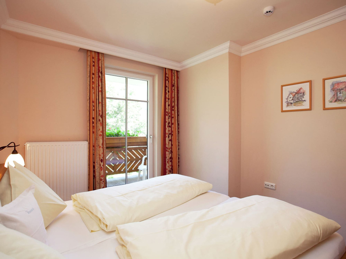 Bedroom 3, Apartment in Kleinarl Near Ski Slopes, Sankt Johann im Pongau